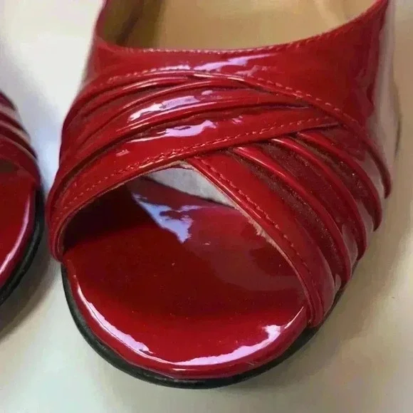 Stuart Weitzman, candy apple red heels with peep toe, 7 1/2 narrow - Picture 12 of 13